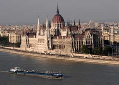 Ausflug auf der Donau bei Budapest